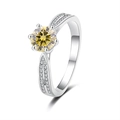 Elegante anillo de plata S925 con una gran piedra de moissanita amarilla redonda - Talla HK 10 / Moissanita Amarillo Limón de 3 Quilates
