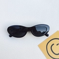 Classic oval frame black sunglasses for women and men with vintage minimalist resin design - Black and Gray