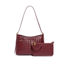 Ensemble sac à bandoulière tressé bordeaux et pochette avec détails dorés - Bordeaux