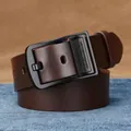 Ceinture classique pour homme en cuir marron avec boucle ardillon noire sur denim - Boucle Noir Réversible Café / 120cm