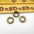 Drei Vintage Messing Glückswolke Zwischenperlen mit Textur für DIY Schmuckherstellung - Antikbronze
