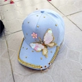 Casquette de baseball en jean bleu clair avec papillon en paillettes et anneaux - Réglable / Style de Tissu Papillon Bleu avec Anneaux