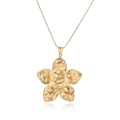 Collier minimaliste à pendentif fleur de soleil doré avec texture martelée sur fond blanc - Fleur Dorée