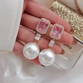 Boucles d'oreilles dorées avec pierres roses rectangulaires et grandes perles - Or Zirconium Rose