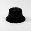 Primer plano de la textura de felpa y el suave pelaje sintético del gorro de pescador negro - M (56-58cm) / Negro