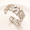 Bracciale rigido largo minimalista in argento con design stropicciato irregolare - 22 Tono Argento