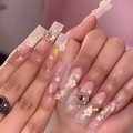 Faux ongles carrés longs roses avec fleurs 3D blanches, feuille d'or et strass en cœur - Style de Colle (SGCY-484)