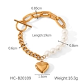 Detalle de pulsera de perlas con colgante de corazón y especificaciones de medidas técnicas - Estilo de Empalme de Corazón y Perla Dorada (HC-B20109)
