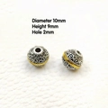 Perle de prière bicolore de 10mm avec détails dorés et motifs en relief rétro chic - Perle d'Espacement Relief Volute (N° 13) / Diamètre 10mm/Hauteur 9mm/Trou 2mm / Bicolore Or et Argent
