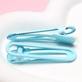 Zwei hellblaue 6cm U-förmige Metall-Haarspangen mit minimalistischem Hohlraum-Design - Hellblau