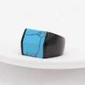 Anello da uomo quadrato in acciaio al titanio con turchese blu e finitura nera - US 7 / Pietra Blu Nero