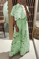 Ensemble deux pièces vert menthe avec chemise en dentelle ajourée et pantalon large taille haute - Vert