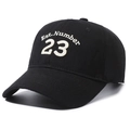 Schwarze Baseballkappe aus Baumwolle mit weißer Stickerei Nr. 23 auf weißem Hintergrund - Verstellbar / Schwarz