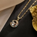 Squisita collana con ciondolo luna e stella placcata oro 18K e zirconi colorati - Ciondolo Luna e Stella / Oro