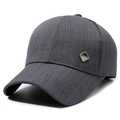 Dunkelgraue Twill-Baseballkappe für Herren mit rautenförmigem Fashion-Metallabzeichen - Einheitsgröße(Einstellbar) / Grau