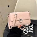 Borsa a tracolla in pelle scamosciata rosa con motivo trapuntato e chiusura a scatto - Rosa