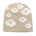 Dettaglio del berretto in maglia beige con motivo floreale jacquard bianco e lana spessa - M(54-60cm) / Cachi