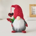 Gnome de Noël en peluche avec bonnet rouge en tricot et pendentif cœur à carreaux - Style Homme avec Cœur