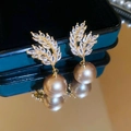 Detail of gold wheat ear earrings with marquise zircon and champagne pearls - 78# Silver Needle - Gold - Champagne - Real Gold Plating