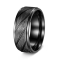 8mm schwarzer matter Herrenring aus Titanstahl mit Sandstrahl-Finish und schrägen Rillen - US 7 / Schwarz