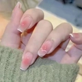Kurze Ballett-Nägel mit rosa Blush-Verlauf, weißen French-Tips und Herz-Design zum Aufkleben - Kleber-Typ / Rosa Blush Herz (Y-19)