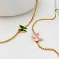 Élégant collier chaîne serpent dorée avec pendentifs papillon roses et verts - Collier Papillon Vert
