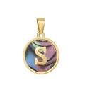 Pendentif lettre S classique plaqué or 18k avec incrustation multicolore sur fond blanc - S-Coquille Multicolore