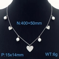 Collar de corazón de acero de titanio plateado con perla blanca y strass en maniquí - Collar Color Acero (KN237379-KLX)