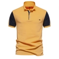 Dettaglio di polo gialla con maniche a contrasto blu navy e colletto a costine - M / Giallo Oca