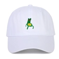 Weiße Baseballkappe aus Baumwolle mit hochwertiger grüner Cartoon-Frosch-Stickerei - Verstellbar / Weiß