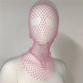Detalle macro de tocado de rejilla rosa con diamantes de imitación para festivales - Rosa