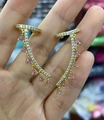 Ear cuff dorato con micro zirconi bianchi e pietre preziose rosa pendenti - Oro Zircone Rosa
