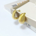 Polished 18K gold plated stainless steel croissant hoop earrings with textured spiral design - Croissant Texture / Gold