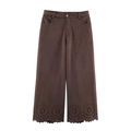 Pantalón ancho de ante sintético marrón oscuro para mujer con dobladillo floral calado - XS / Marrón Oscuro (Pantalones)