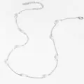 Collana minimalista in acciaio inossidabile argento con perle ovali bianche e chiusura - Stile Argento (PD1547)