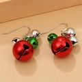 Boucles d'oreilles de Noël mignonnes avec cloches en métal rouge et vert fini poli - Cloches Colorées (dz-1064)