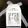 Scatola per confetti nuziali tagliata al laser Mr & Mrs con fiocco in nastro d'organza - Bianco