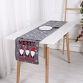 Camino de mesa navideño gris de punto con texto Merry Christmas y diseño de gnomos - Gris - 3 Gnomos Camino de Mesa