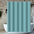 Wasserabweisender cyanfarbener Duschvorhang aus Polyester mit Ringen in modernem Bad - Dunkelgrün