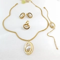 Set di gioielli dorati con perle finte composto da collana orecchini e anello - Set di Collana Orecchini e Anello in Perle Bianche (3 Pezzi)