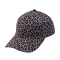Detalle de gorra de béisbol con estampado de leopardo en ante gris y ojales metálicos - Talla única / Estampado de Leopardo Gris Azulado