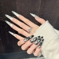 Unghie finte stiletto di lusso con glitter argento, effetto cat-eye e croci nere - XS Extra Piccolo / Grigio Argento Nero Croce Cat-eye (549-Lungo Stiletto)