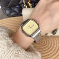 Orologio da donna in acciaio con quadrante quadrato giallo e datario sul polso - Cassa Argentata Quadrante Giallo Chiaro