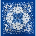Blaues Baumwoll-Bandana mit weißen Anker- und Segelbootmustern in einer flachen Ansicht - Bandana / Seeblaues Segelschiff