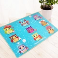 Tappeto natalizio blu con nove simpatici gufi e scritta decorativa Merry Christmas - Gufo di Natale