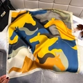 Sciarpa di seta vintage francese con motivo a cavalli colorati e trama in raso - 65*65cm / Blu (W-536)