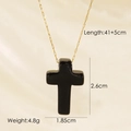 Détail du collier croix avec pendentif en pierre noire et dimensions de la chaîne - Agate noire