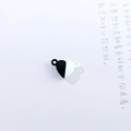 Detail of heart-shaped magnetic clasp in black and white for DIY bracelet making - Heart / Black and White