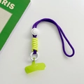 Détail du cordon de téléphone tressé violet avec accents vert fluo et attache - Violet et Vert Néon