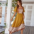 Maxikleid mit Blumen- und Paisleymuster, eckigem Ausschnitt und kurzen Flügelärmeln - S / Gelb